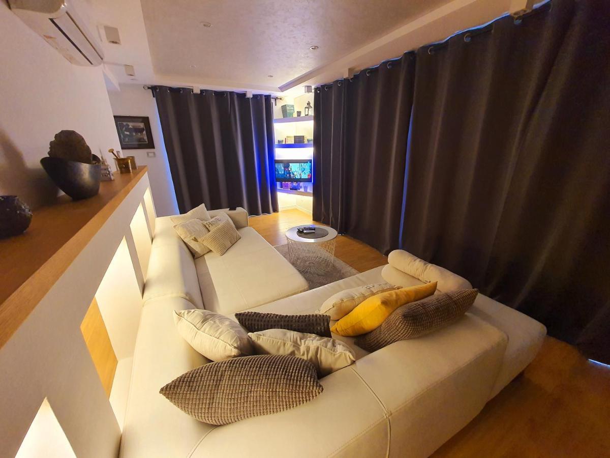 Penthouse Lux *
